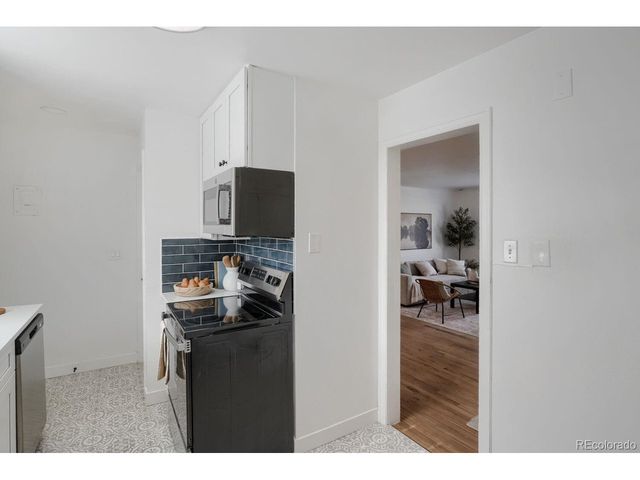 2985 Ivanhoe St, Denver, CO 80207