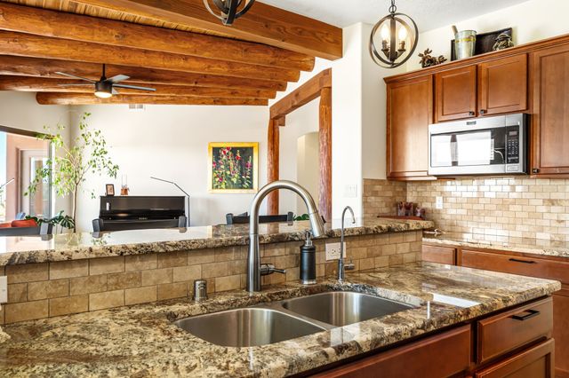 1 Caballito, Santa Fe, NM 87508