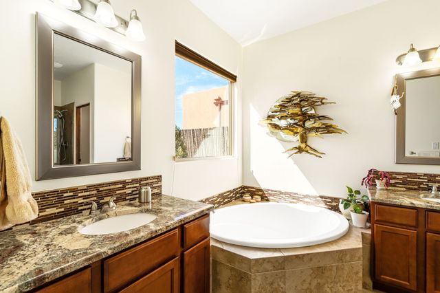 1 Caballito, Santa Fe, NM 87508