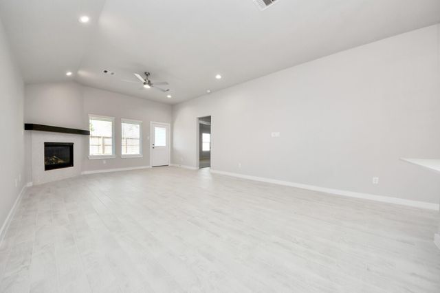 24530 Bradbury Woods Dr, Spring, TX 77373