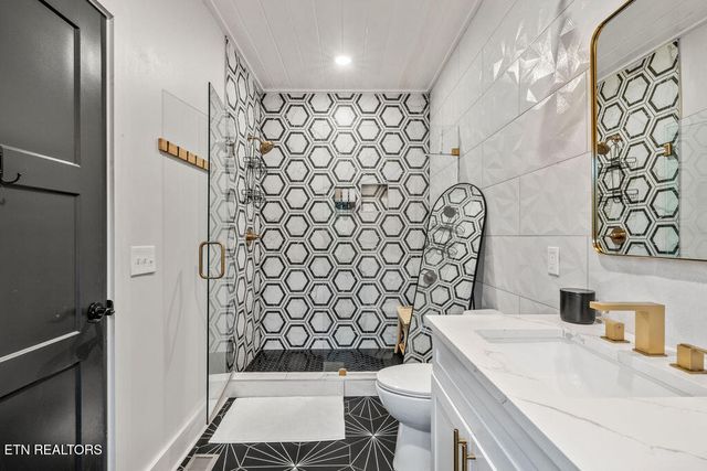 839 Deer Path Lane, Gatlinburg, TN 37738