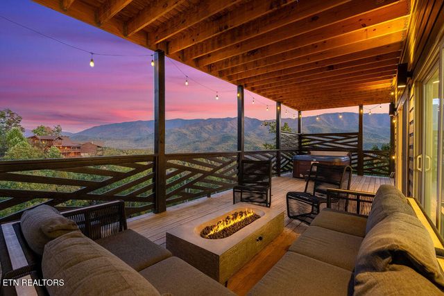 839 Deer Path Lane, Gatlinburg, TN 37738