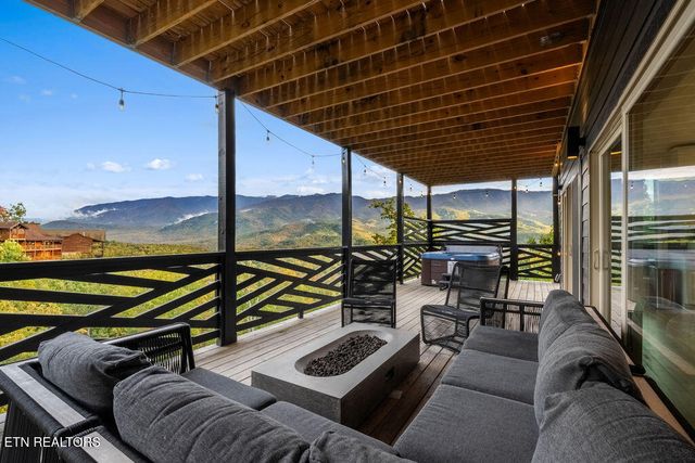 839 Deer Path Lane, Gatlinburg, TN 37738