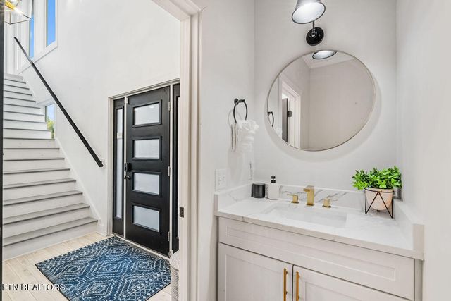 839 Deer Path Lane, Gatlinburg, TN 37738