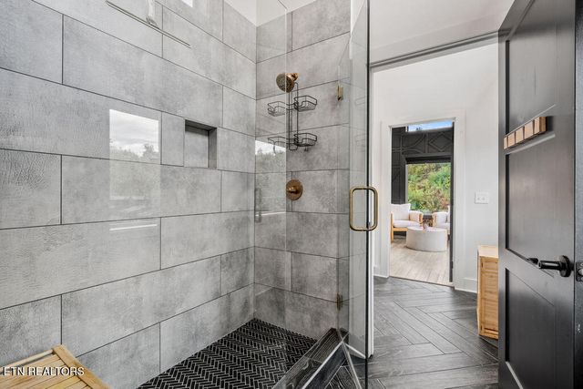 839 Deer Path Lane, Gatlinburg, TN 37738