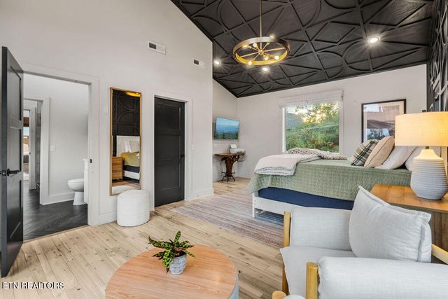 839 Deer Path Lane, Gatlinburg, TN 37738