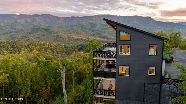 839 Deer Path Lane, Gatlinburg, TN 37738