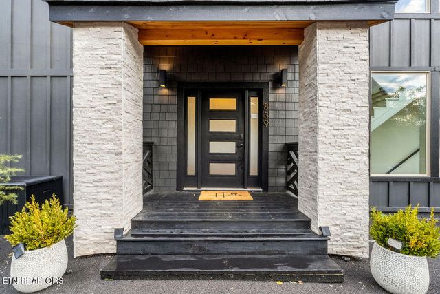 839 Deer Path Lane, Gatlinburg, TN 37738