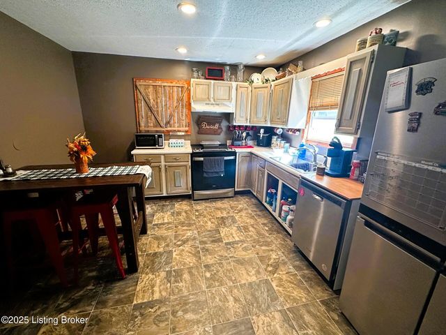 273 Coopers Point Rd, Leitchfield, KY 42754