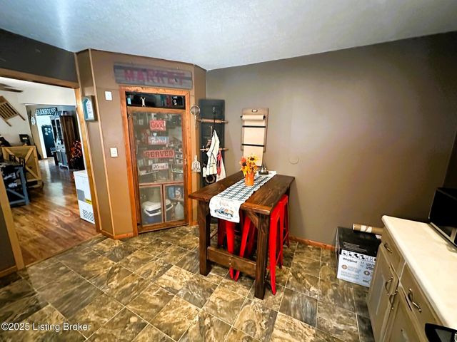 273 Coopers Point Rd, Leitchfield, KY 42754