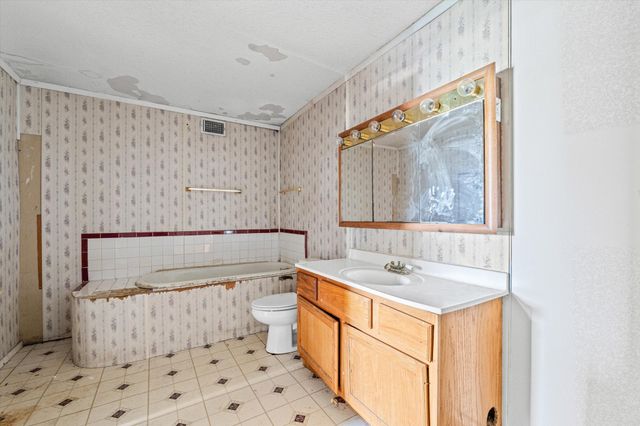 700 N 3rd Street, Mcgregor, TX 76657