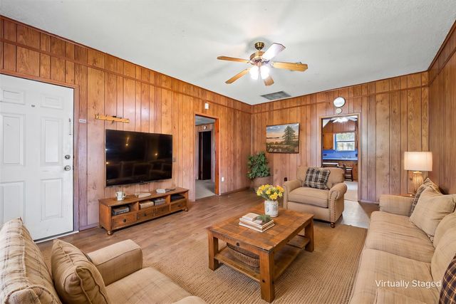 700 N 3rd Street, Mcgregor, TX 76657