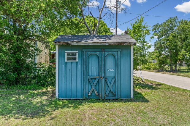 700 N 3rd Street, Mcgregor, TX 76657
