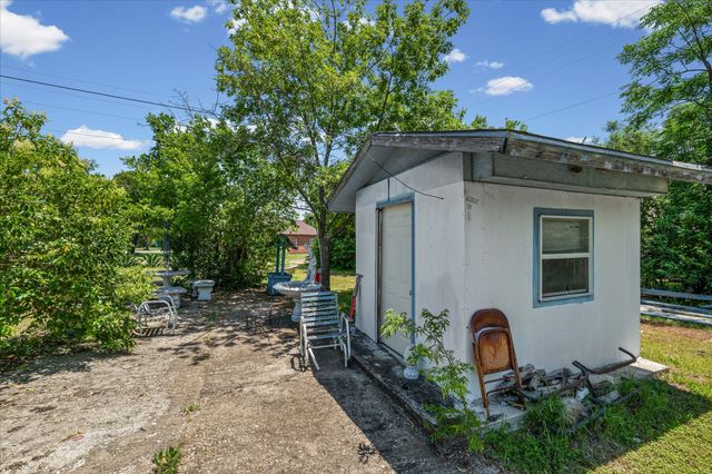 700 N 3rd Street, Mcgregor, TX 76657