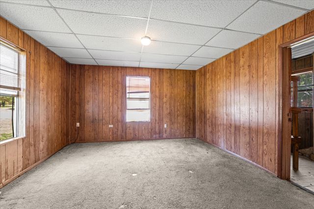 700 N 3rd Street, Mcgregor, TX 76657