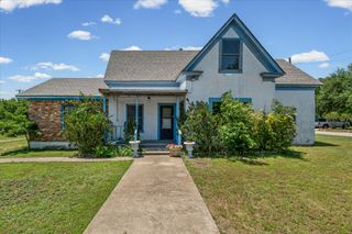 700 N 3rd Street, Mcgregor, TX 76657