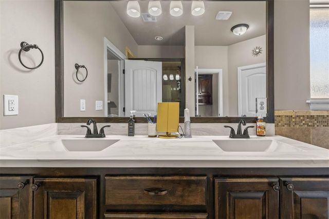 8716 SW 39th Street, Oklahoma City, OK 73179