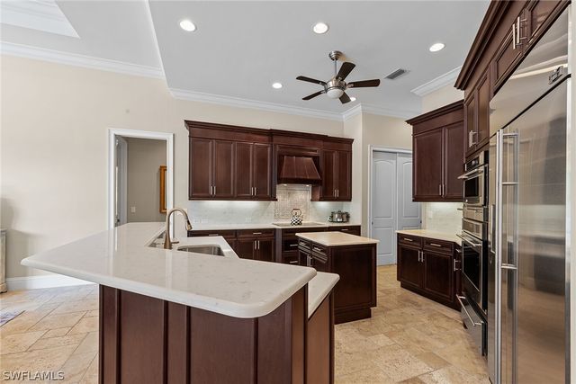 6081 Tamworth CT, Naples, FL 34119