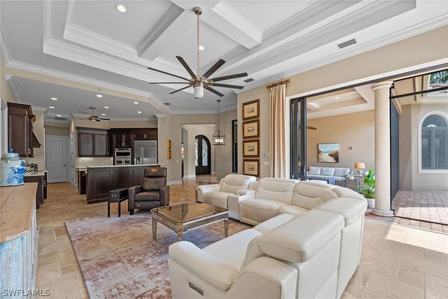 6081 Tamworth CT, Naples, FL 34119