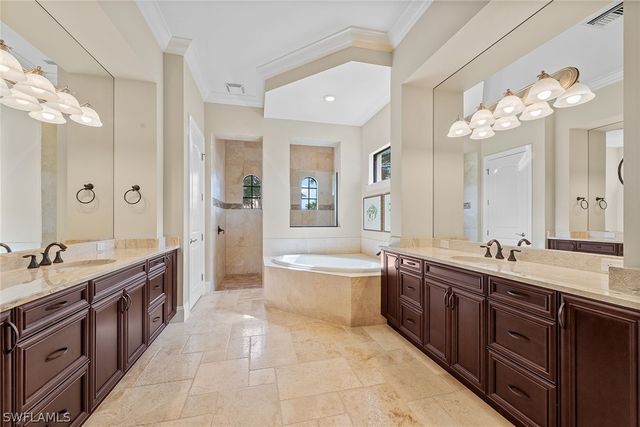 6081 Tamworth CT, Naples, FL 34119