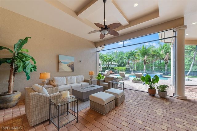 6081 Tamworth CT, Naples, FL 34119