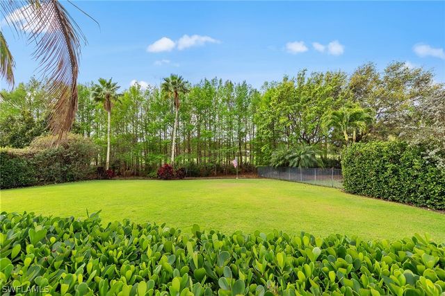 6081 Tamworth CT, Naples, FL 34119