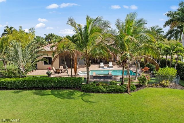 6081 Tamworth CT, Naples, FL 34119