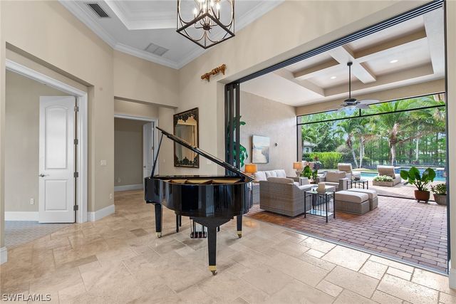 6081 Tamworth CT, Naples, FL 34119