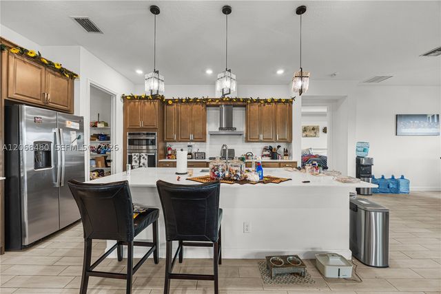 1085 Haywagon Trl, Loxahatchee, FL 33470