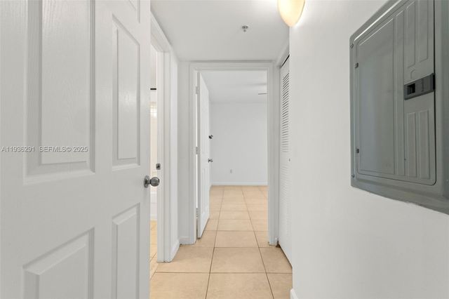 1919 Van Buren St 418A, Hollywood, FL 33020