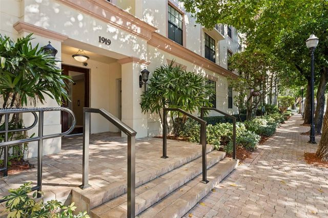 1919 Van Buren St 418A, Hollywood, FL 33020