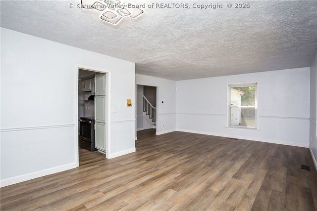 726 Lower Donally Road, Charleston, WV 25304