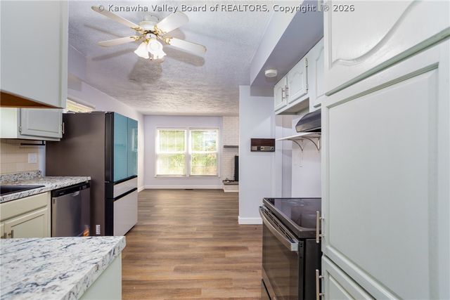 726 Lower Donally Road, Charleston, WV 25304