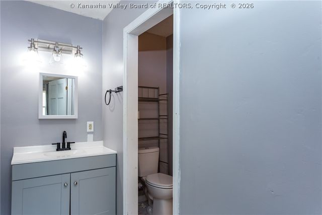 726 Lower Donally Road, Charleston, WV 25304