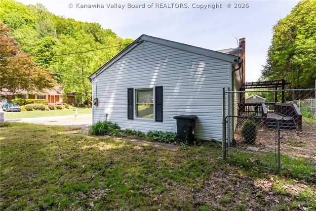 726 Lower Donally Road, Charleston, WV 25304