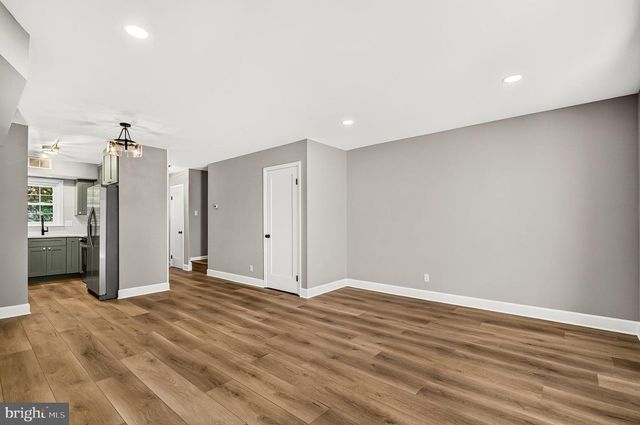 7617 TIVERTON DR, Springfield, VA 22152