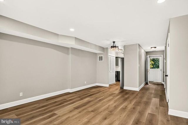 7617 TIVERTON DR, Springfield, VA 22152