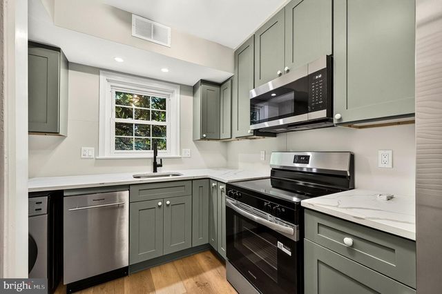 7617 TIVERTON DR, Springfield, VA 22152