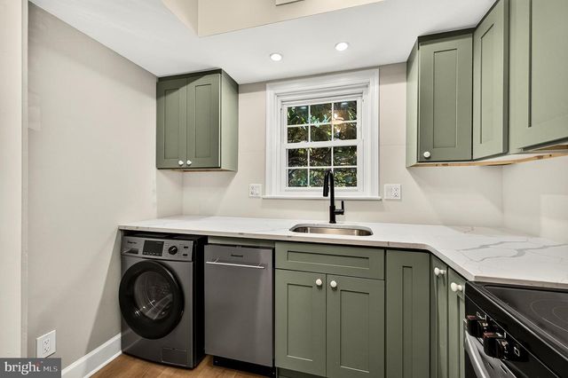 7617 TIVERTON DR, Springfield, VA 22152