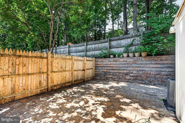 7617 TIVERTON DR, Springfield, VA 22152
