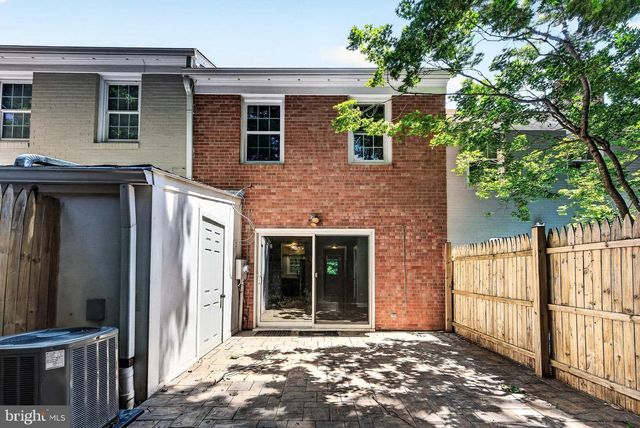 7617 TIVERTON DR, Springfield, VA 22152