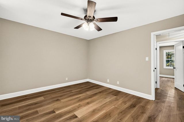 7617 TIVERTON DR, Springfield, VA 22152