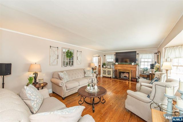 207 Westville Avenue, West Caldwell, NJ 07006