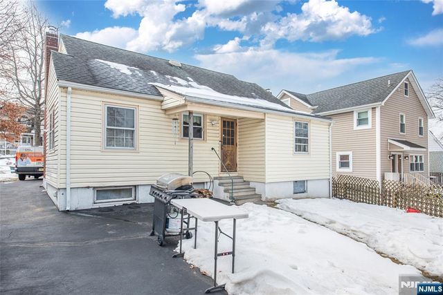 207 Westville Avenue, West Caldwell, NJ 07006