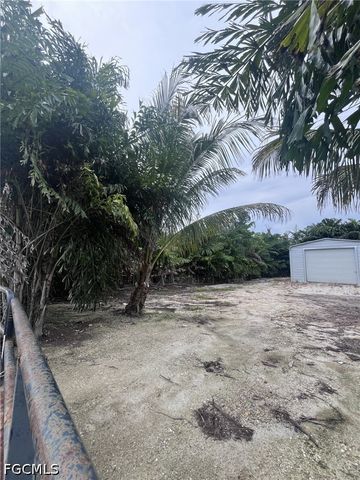 3616 Perkins LN, St James City, FL 33956