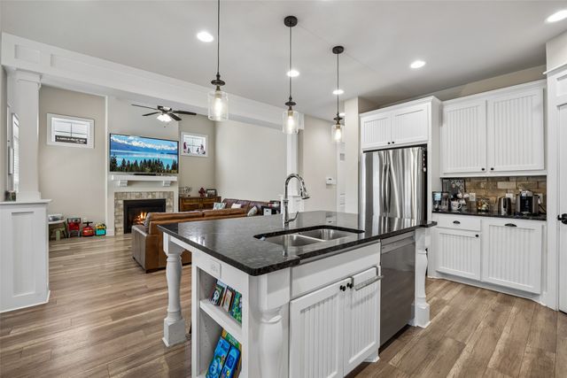 612 Myers Drive, Lake Dallas, TX 75065