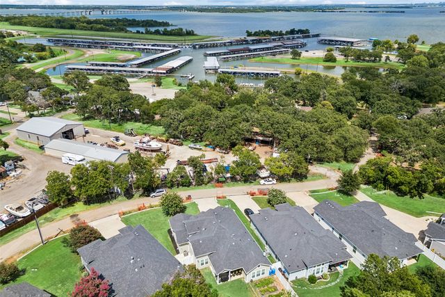 612 Myers Drive, Lake Dallas, TX 75065