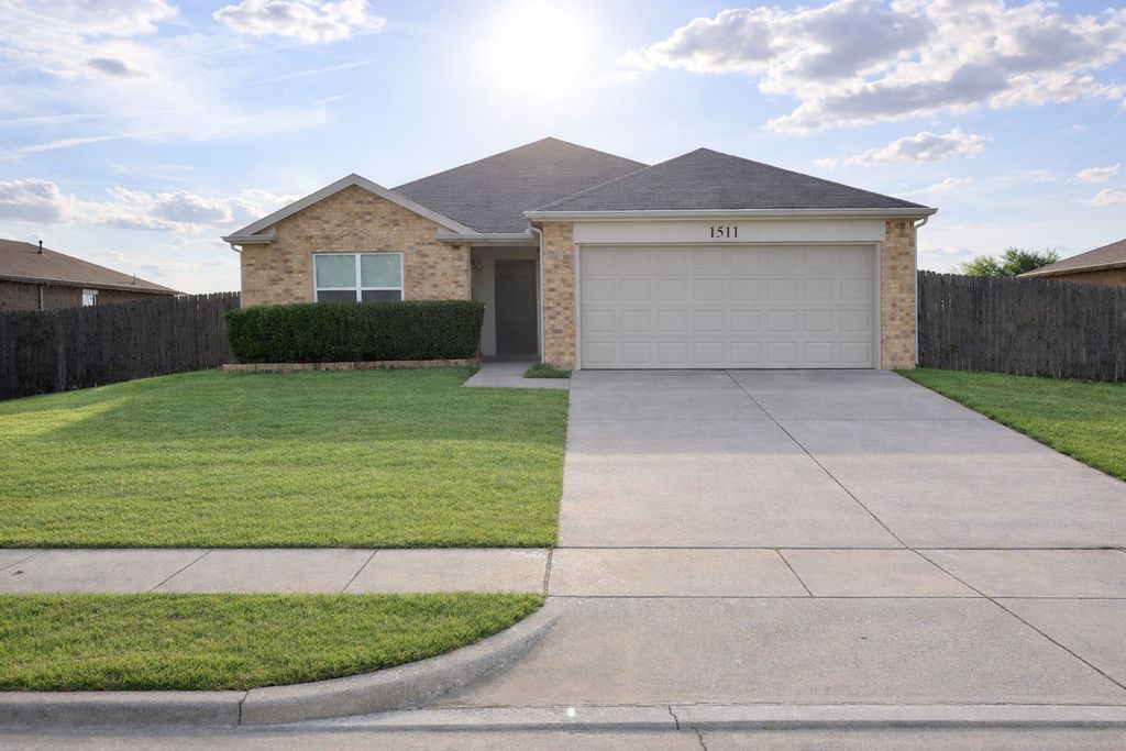 1511 Dockside Drive, Glenn Heights, TX 75154