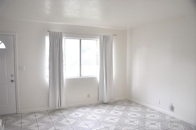 688 5th, Azusa, CA 91702