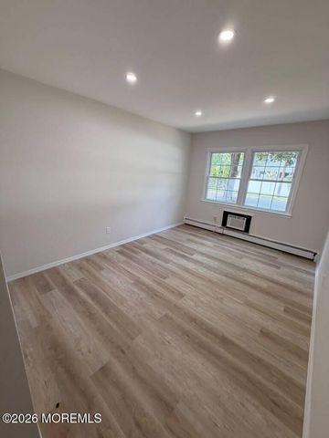 48 Stonehurst Boulevard C, Freehold, NJ 07728